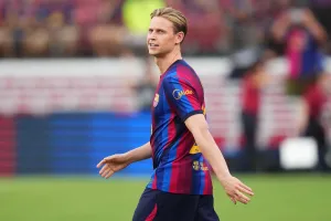 “Il rendrait le Bayern encore meilleur” : Frenkie de Jong envoyé loin du Barça par un ex-joueur du Real