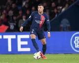 PSG : “Pas avec deux gonzesses dans la tribune”, Nasri défend Mbappé à sa façon