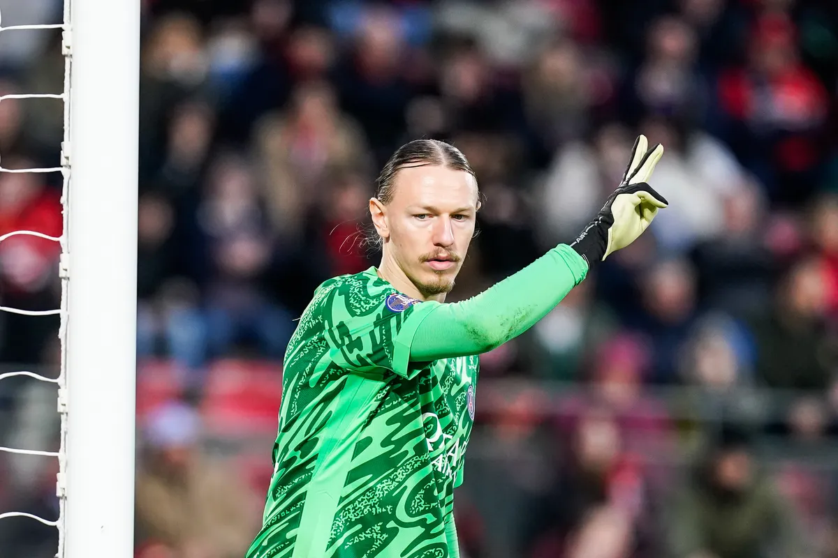 Matvey Safonov PSG