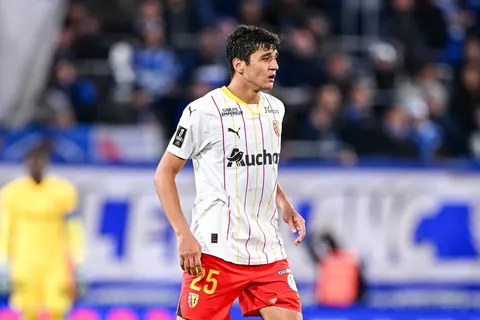 Mercato - Le PSG prépare un vilain tour à l’OM pour Abdukodir Khusanov