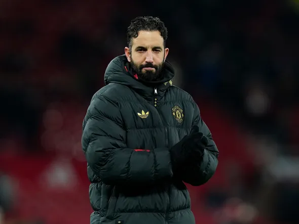 Manchester United : “j’aurais préféré qu’il reste”… Le départ de Ruben Amorim regretté par un cadre des Red Devils