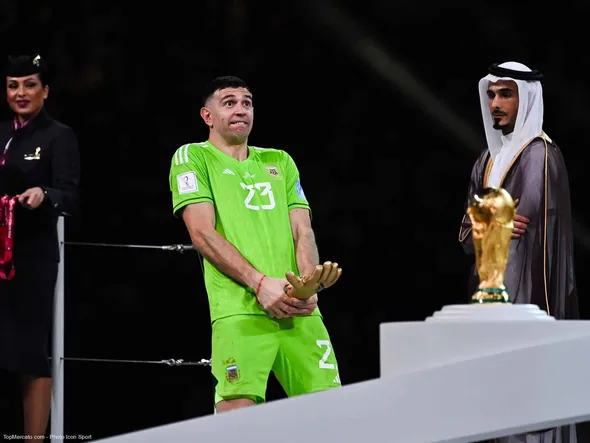 Argentine : Emiliano Martinez explique sa célébration polémique