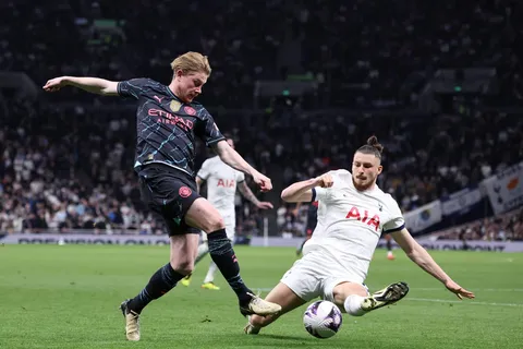 Manchester City : De Bruyne sort du silence