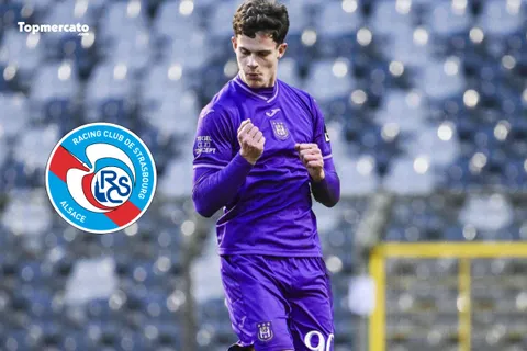 Mercato – Une 2e recrue officialisée, le successeur de Panichelli identifié… Sans entraîneur, Strasbourg affole le marché