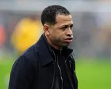 Mercato Chelsea : après une nouvelle désillusion en PL, l’avenir de Liam Rosenior ne fait plus de doute