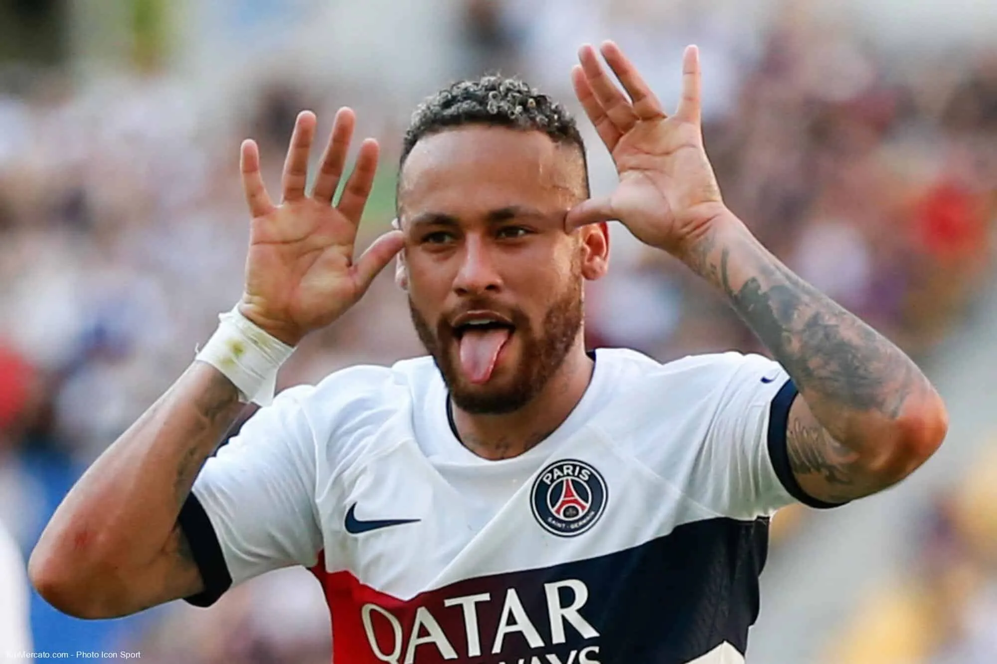 Laquelle de ces propositions sur Neymar est FAUSSE ?