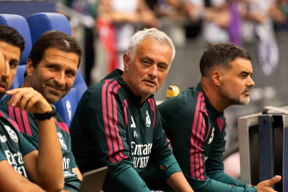 “Je l’adore, il peut suivre le même chemin” : Mourinho désigne le successeur potentiel de Modric au Real Madrid