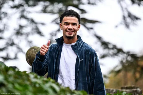 Equipe de France : “Je ne vais pas le cajoler”…Deschamps a un message particulier pour Zaïre-Emery