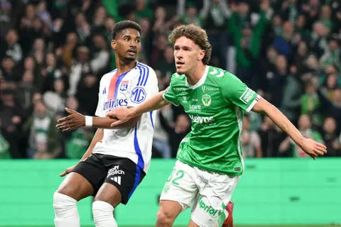 Mercato ASSE : l’entourage de Lucas Stassin prend position