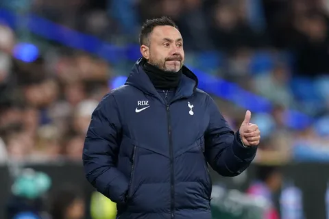 “Comme un deuxième père” : comment De Zerbi a convaincu sa recrue à 100 M€ de signer à Tottenham au mercato