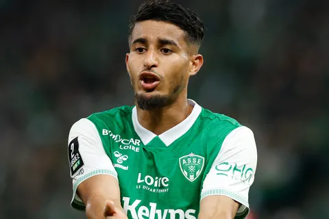Mercato ASSE : un club de Ligue 1 cité pour le prodige marocain Aïmen Moueffek, en partance