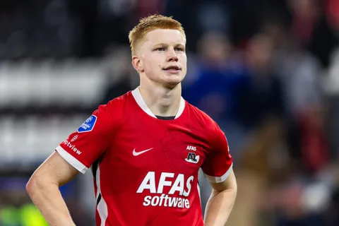 Mercato Manchester United : Kees Smit, la recrue surprise au milieu de terrain ?