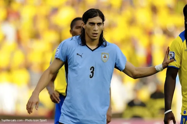 Martin Caceres remplace Squillaci à Séville