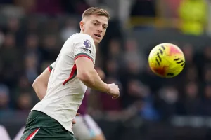 Mercato Chelsea : Liam Delap “dans l’impasse” avec Rosenior, Manchester United parmi ses 5 prétendants