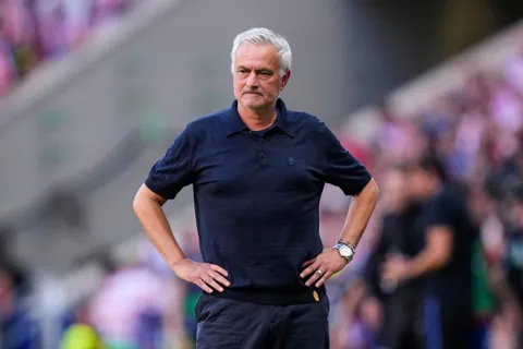 “Chaos total” au Real Madrid : une partie de l’effectif déjà en rupture avec Mourinho ?