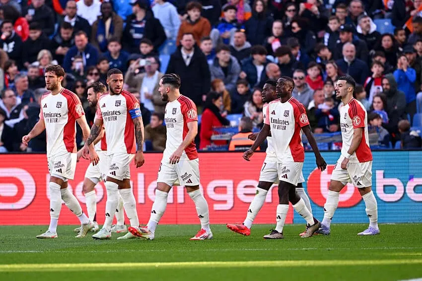 Tanner Tessmann, Corentin Tolisso, Ernest Nuamah, Georges Mikautadze et Sael Kumbedi, OL