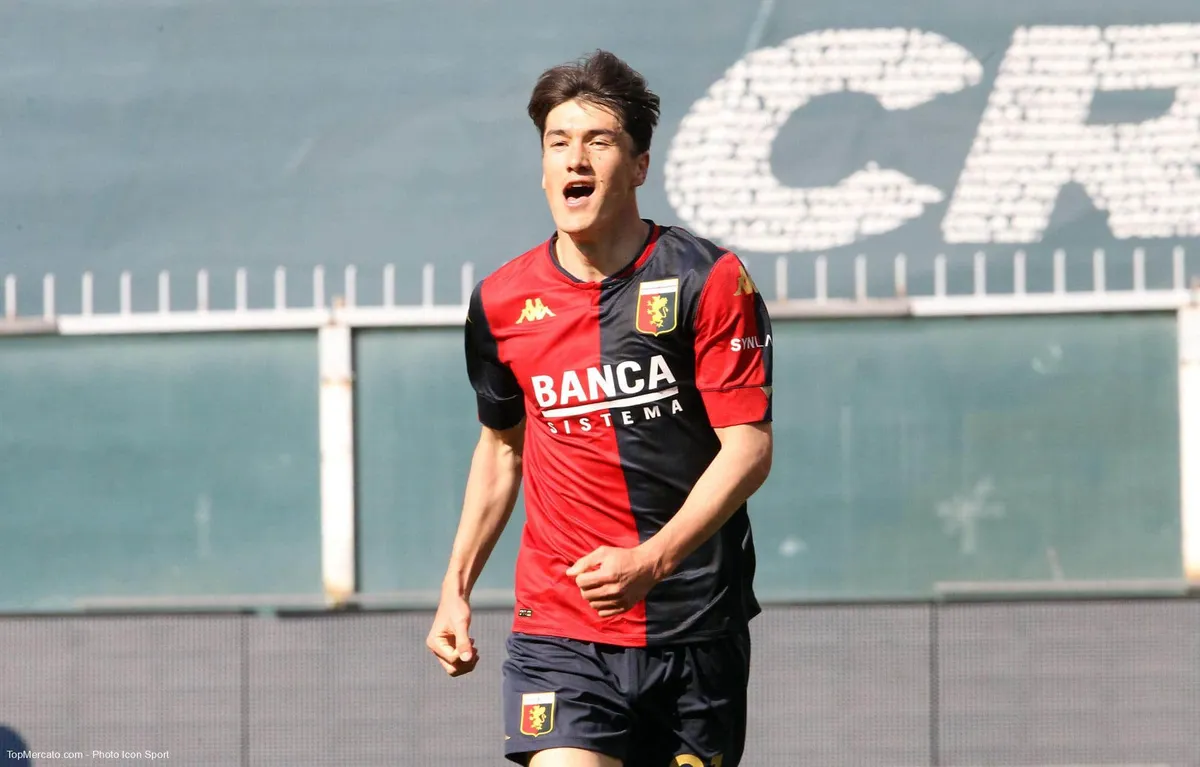 Eldor Shomurodov, Genoa