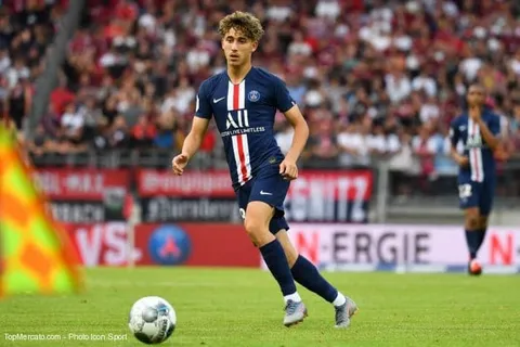 PSG : Leonardo se prononce sur les cas Aouchiche et Kouassi