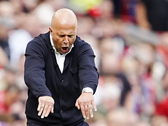 Mercato Liverpool : une cible défensive disponible pour 100 M€