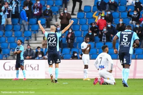 Ligue 2 : Toulouse prend l’eau à Grenoble, Le Havre surprend Amiens, le Paris FC et Sochaux enchaînent