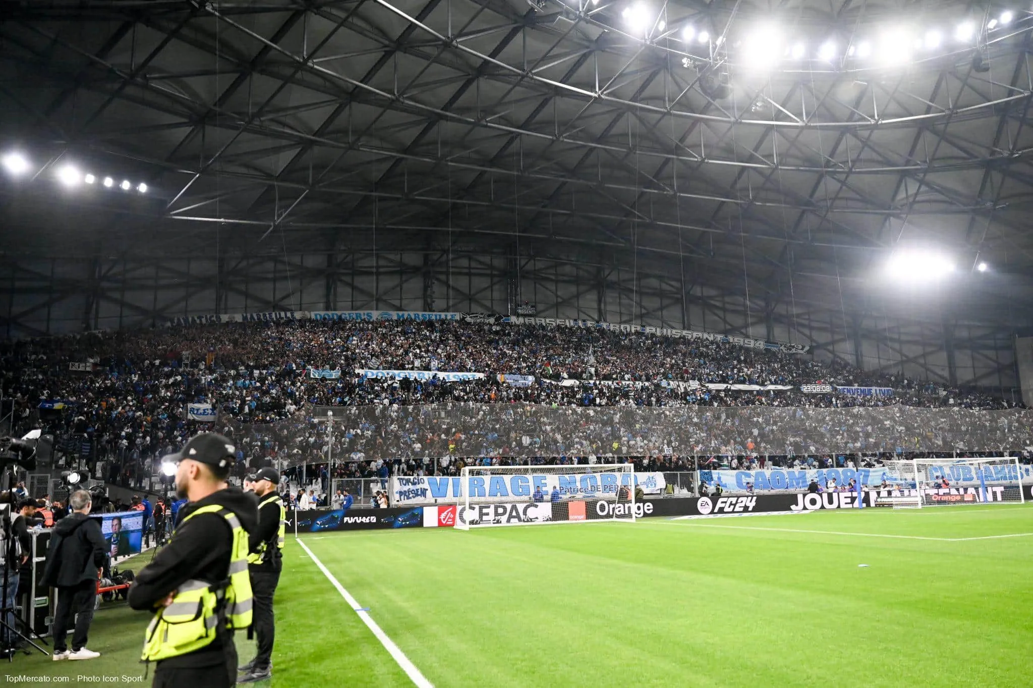 Quel ancien défenseur brésilien de l’OM a décidé de se faire naturaliser qatari et compte actuellement 6 sélections en équipe nationale ?
