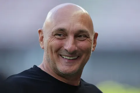 Mercato – Un double départ à 17,5 M€, une vente record : Nice accélère son dégraissage