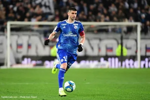 Info TM : Stefan Mitrovic est convoité par des clubs anglais