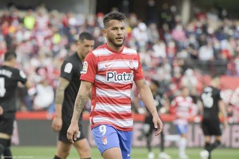 Officiel Mercato - OM : Luis Suarez s’engage pour cinq années