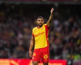 Mercato Lens : pourquoi une offre des Sang et or pour le latéral Gift Links fait craindre un départ de Matthieu Udol