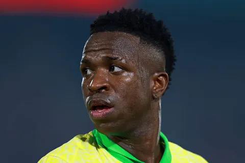 La sale soirée de Vinicius avec le Brésil
