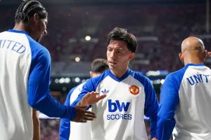 Manchester United : la réaction du vestiaire à la sortie controversée de Lisandro Martinez