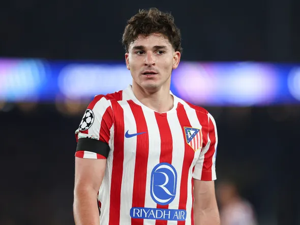Mercato – Conflit ouvert entre le Barça et l’Atlético Madrid pour Julian Alvarez, le PSG peut-il en profiter ?