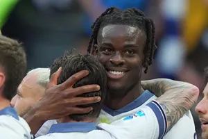 Mercato Manchester United : 60 M€ sur la table pour un défenseur de Serie A ?