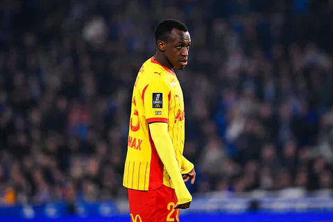 Mercato Lens : une piste à 0€ lancée en cas de départ de Saud Abdulhamid