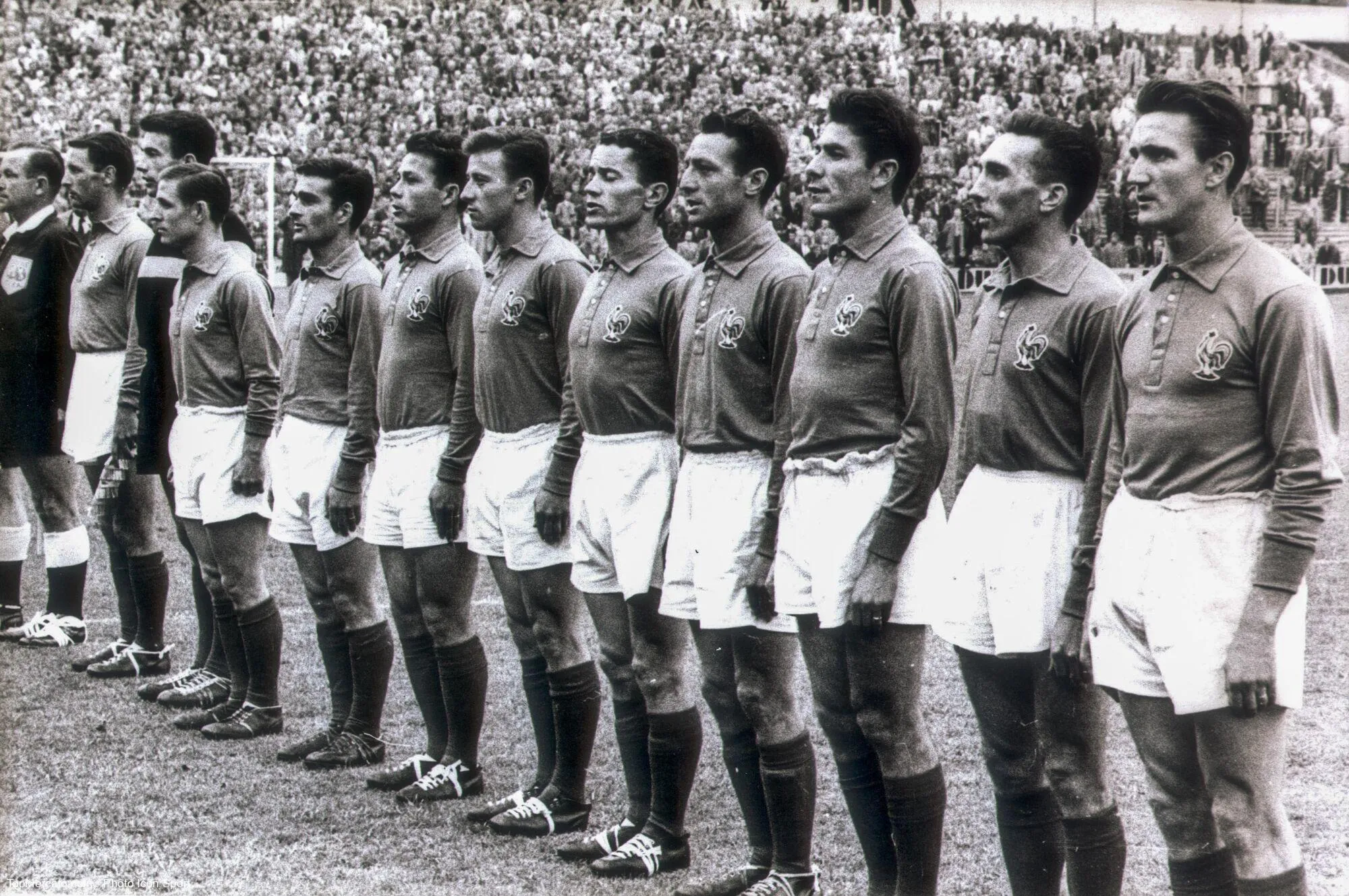 Quel Français a inscrit un triplé lors de la plus large victoire des Bleus en Coupe du monde, un 7-3 contre le Paraguay, en 1958 ?