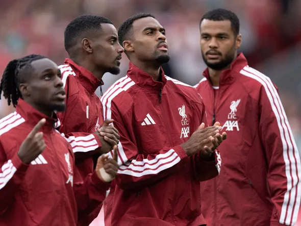 “Pas assez bon pour Liverpool” : Dietmar Hamann catégorique avec une recrue à 35 M€ du mercato 2025