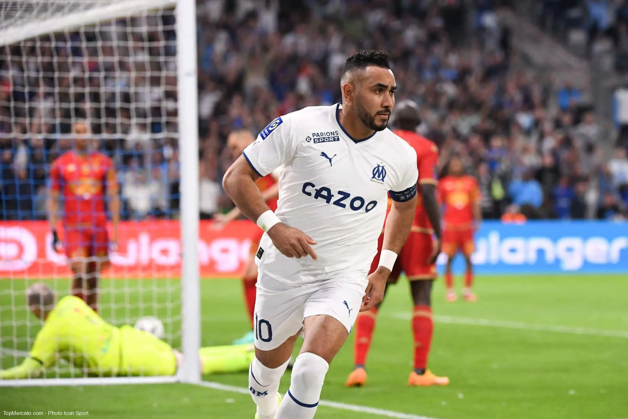 Dans quelle formation anglaise Dimitri Payet a-t-il joué entre 2015 et janvier 2017, ce qui a coupé son aventure à l’OM en deux ?