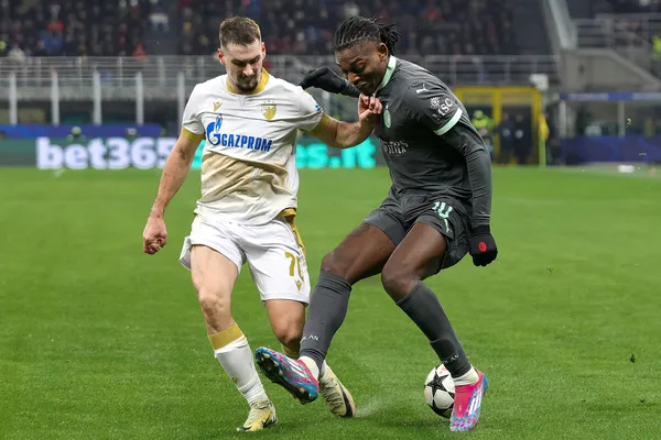 Rafael Leao Ognjen Mimovic AC Milan Etoile Rouge de Belgrade