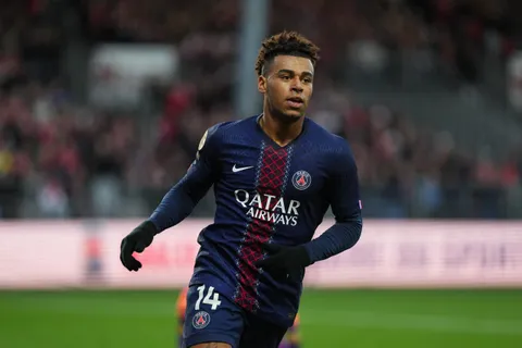 Mercato – La réaction du PSG à la blessure de Désiré Doué