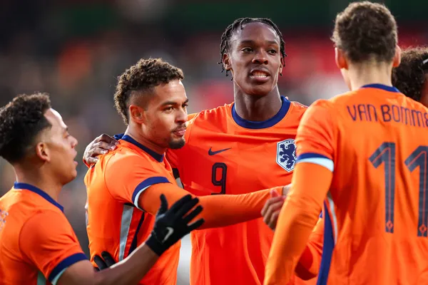 Devyne Rensch Emmanuel Emegha Pays-Bas