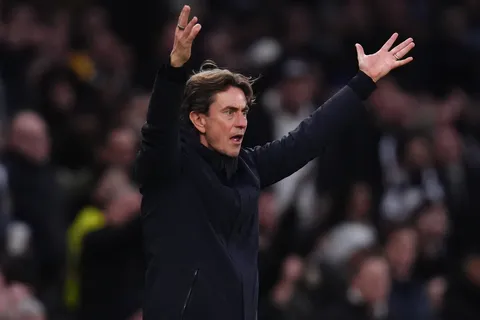 Mercato – Après Chelsea et Man Utd, un 3e cador de Premier League prêt à virer son coach