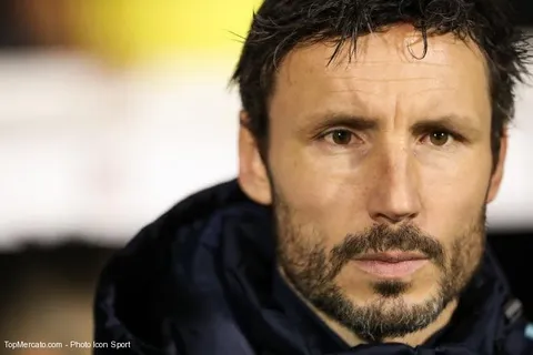 PSV : Mark van Bommel n’est plus l’entraîneur (Officiel)