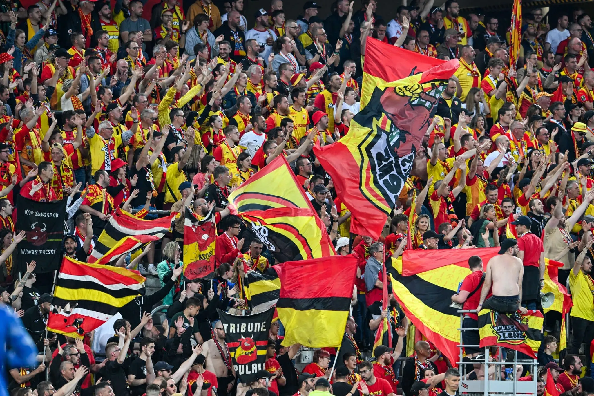 En 2023, le RC Lens a recruté un joker, puis s’est séparé d’un recrue estivale après la date limite du mercato. Qui sont les deux joueurs concernés ?