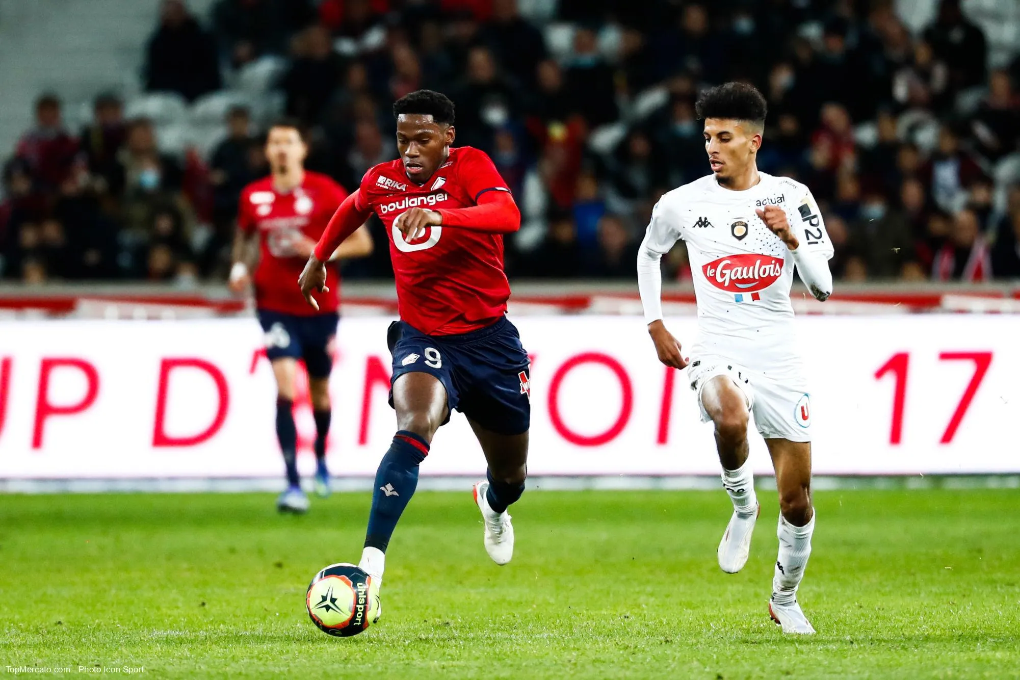Jonathan David et Azzedine Ounahi, match LOSC Lille-SCO Angers