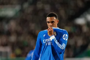 Mercato – Le Real Madrid sur un latéral à 25 M€, Alexander-Arnold en danger ?