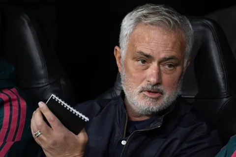 “Ce mérite est le tien” : Mourinho relance l’après-Courtois au Real Madrid ?