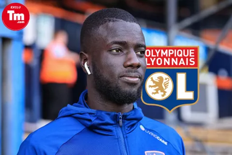 “L’OL peut viser le podium” : Naby Sarr sent “un vrai collectif à Lyon, avec les uns qui se battent pour les autres”