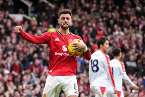 Mercato Manchester United : l’avenir de Bruno Fernandes va se jouer en fonction de deux critères