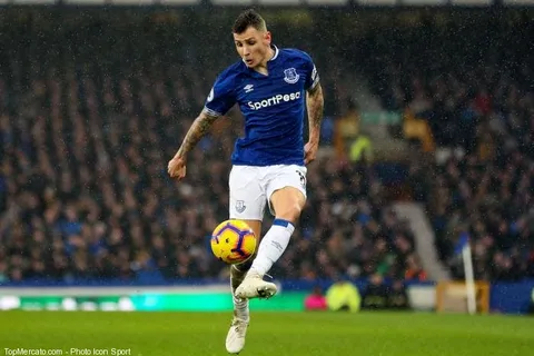 Everton : Digne bientôt prolongé ?