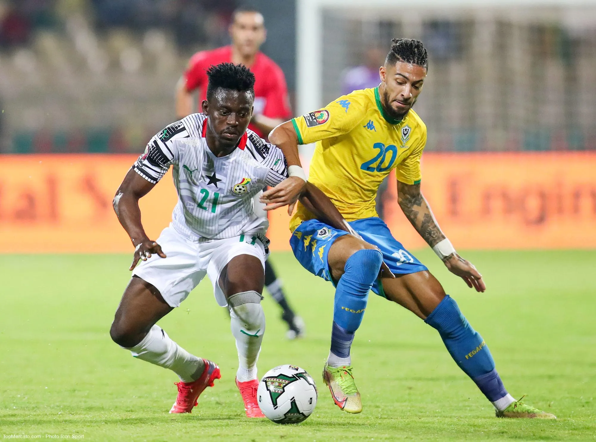 Mohammed Baba et Denis Bouanga, match Gabon-Ghana